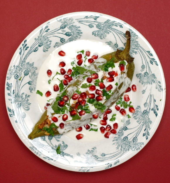 gef-llte-paprika-in-erinnerung-an-chiles-en-nogada-saisonessen